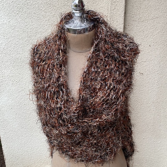 Chico’s boho hippie artsy scarf to be worn so many ways. Spoof up any outfit. - Picture 3 of 13